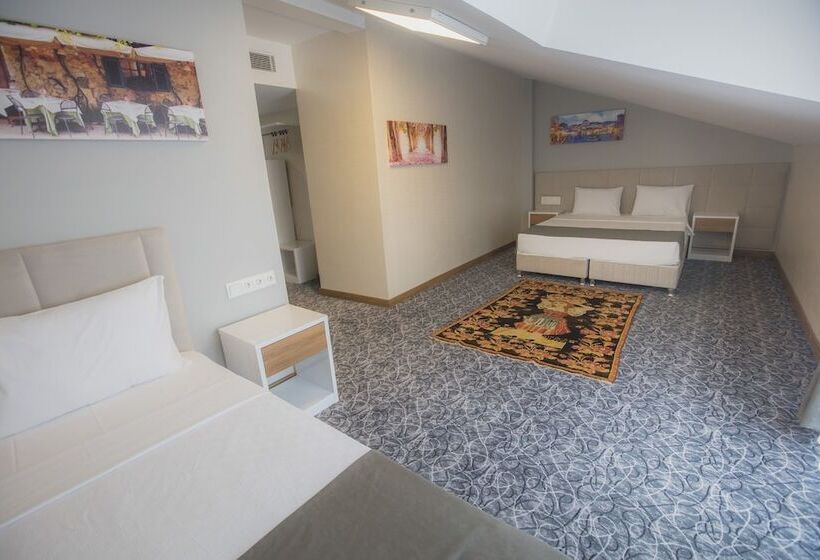 سوییت خانوادگی, Royal İnci