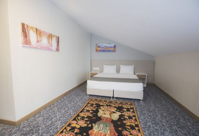 سوئیت رویال, Royal İnci