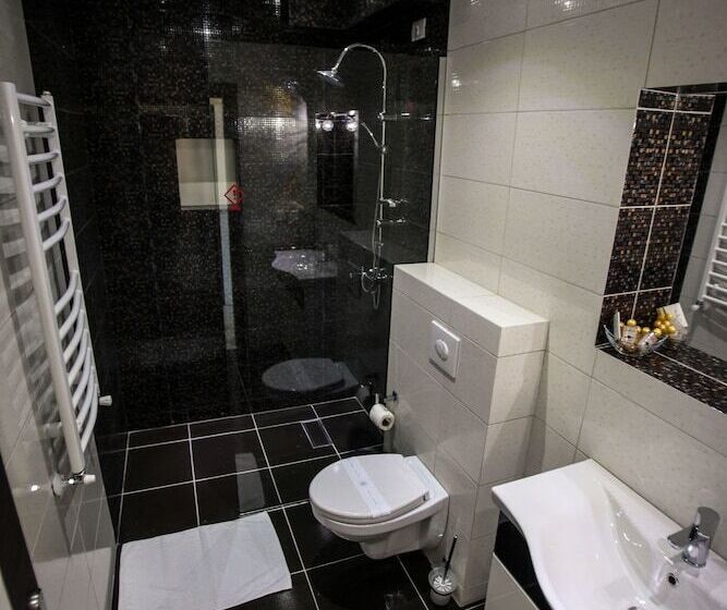 带阳台标准四人间, Spa Hotel Montefila