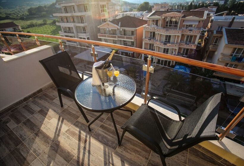 带1个卧室的带阳台的公寓, Spa Hotel Montefila