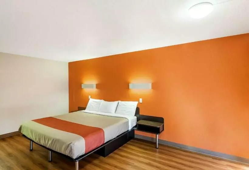 キングサイズベッドのスタンダードルーム, Motel 6 Fort Worth, Tx  Stockyards