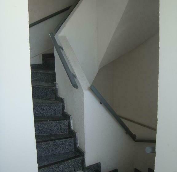 דירת חדר, Portugal Flat