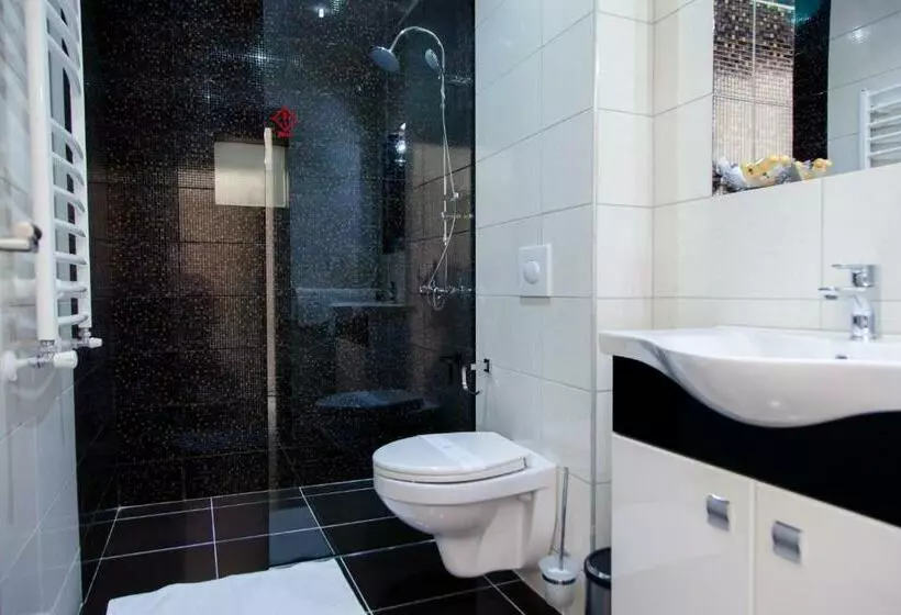 اتاق استاندارد چهارنفره با بالکن, Spa Hotel Montefila