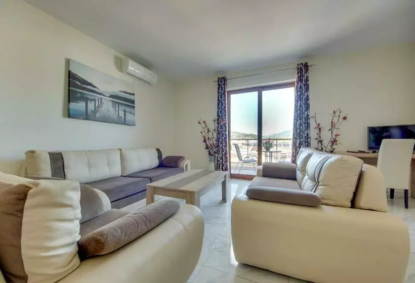 آپارتمان 1 خوابه با بالکن, Spa Hotel Montefila