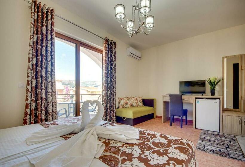 带阳台的三人标准间, Spa Hotel Montefila