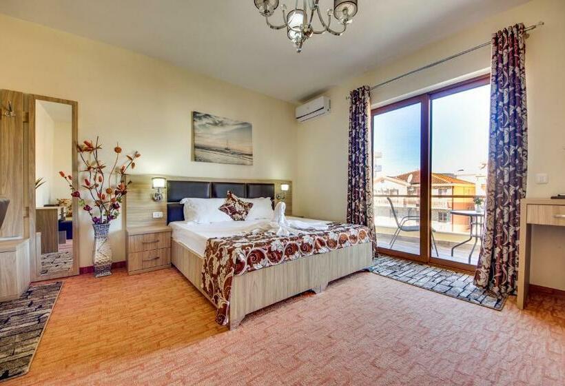 带阳台标准四人间, Spa Hotel Montefila