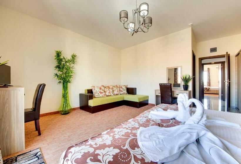 带阳台标准四人间, Spa Hotel Montefila