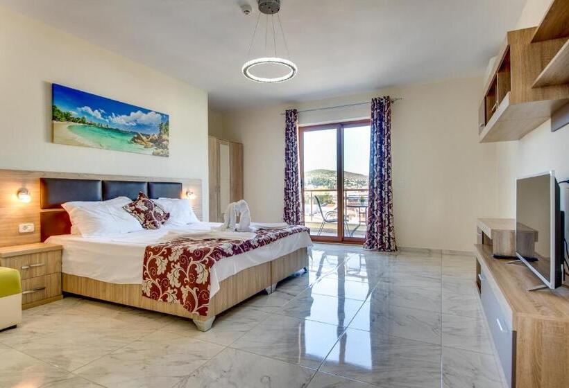 带阳台两卧公寓, Spa Hotel Montefila