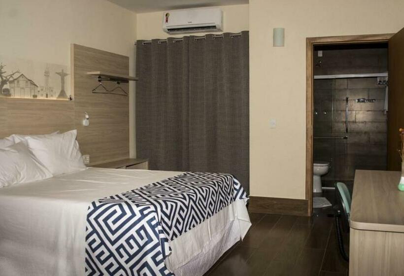 디럭스 트리플 룸, Pousada Araxá