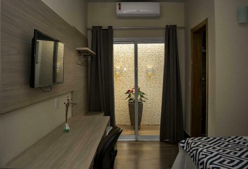 디럭스 트리플 룸, Pousada Araxá