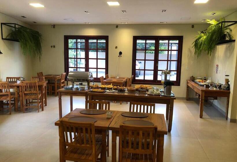 标准三人间, Estancia