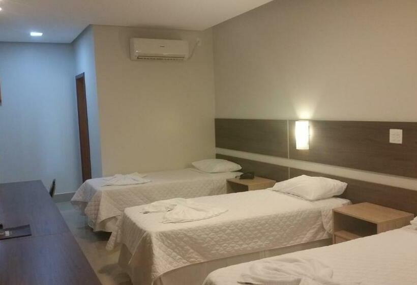 חדר אקזקיוטיב לשלושה, Kamur Plaza