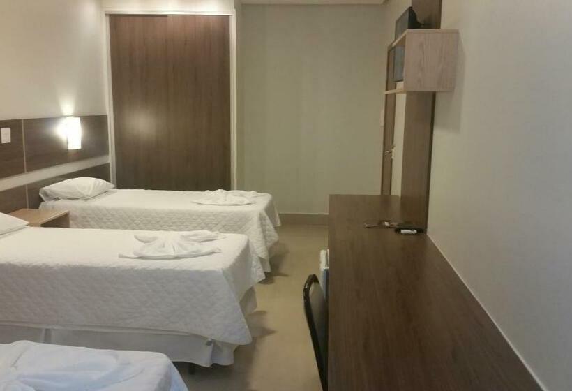 חדר אקזקיוטיב לשלושה, Kamur Plaza