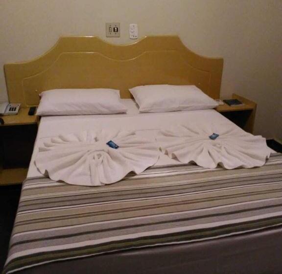 חדר דלוקס, Klinn