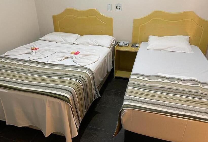 חדר משפחתי דלוקס, Klinn