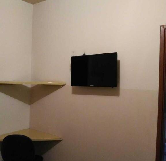 חדר סופריור יחיד, Klinn