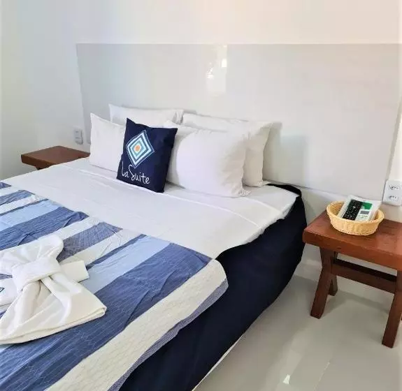 デラックスルーム, La Suite Praia