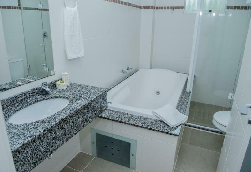 Люкс с гидромассажем, Lagoa Parque