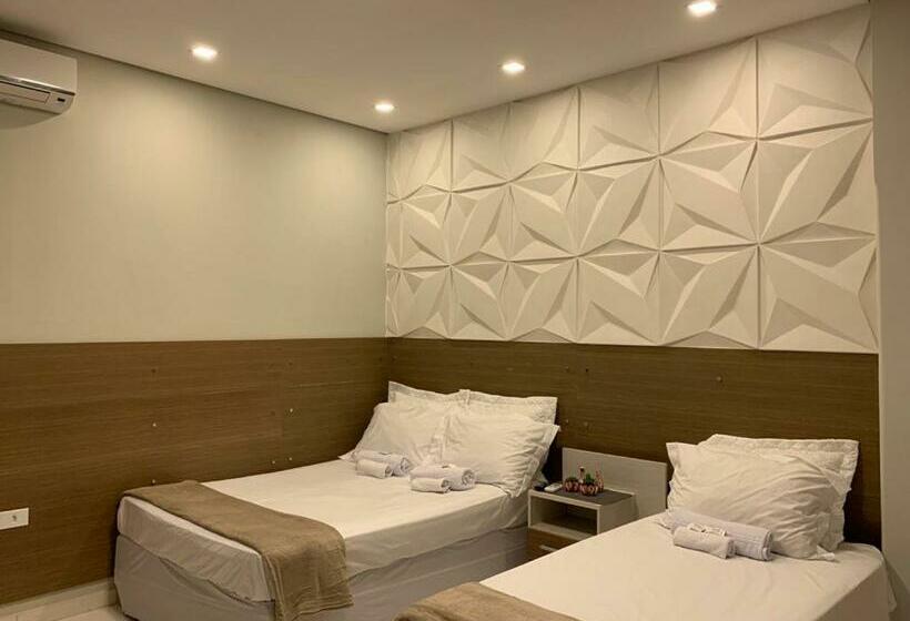 三人经典房间, Lider