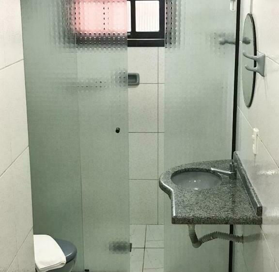 جناح مطلّ علي الحديقة, Marazul