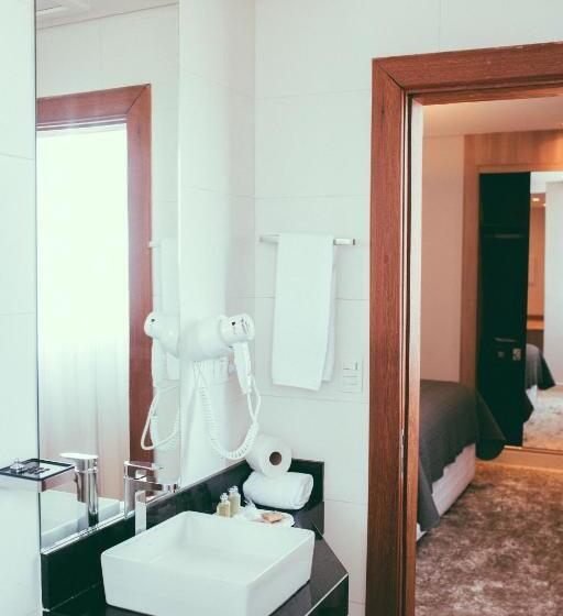 חדר קומפורט לשלושה, Occitano Apart