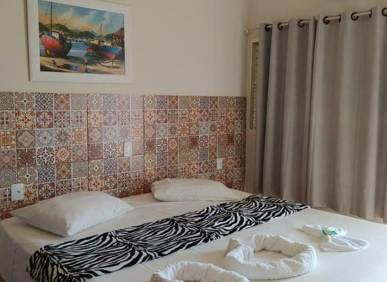 Pokój Standard, Raízes