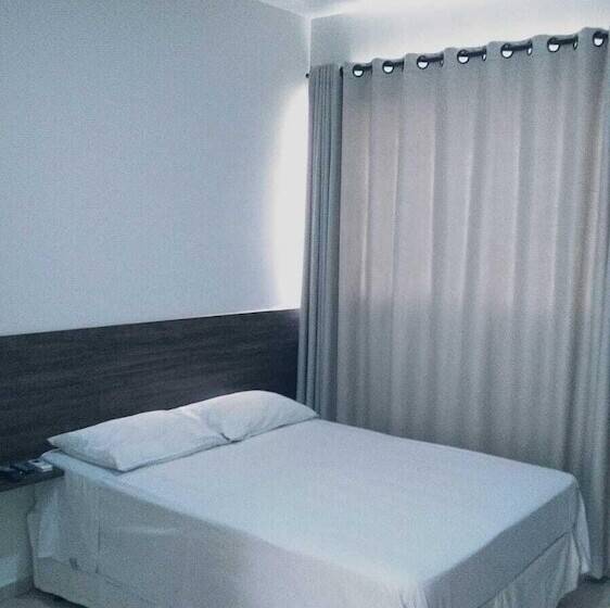 غرفة قياسية, Senador Plaza