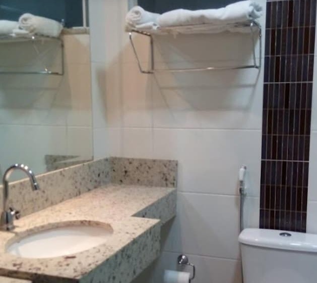 غرفة قياسية ثلاثية, Senador Plaza