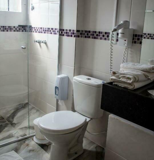 غرفة قياسية رباعية, Senador Distributed By Ameris