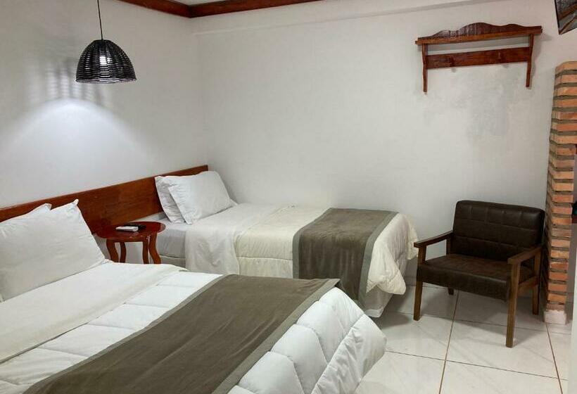 غرفة قياسية ثلاثية, Senador Distributed By Ameris