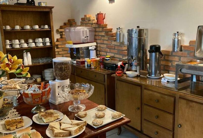 غرفة قياسية رباعية, Senador Distributed By Ameris