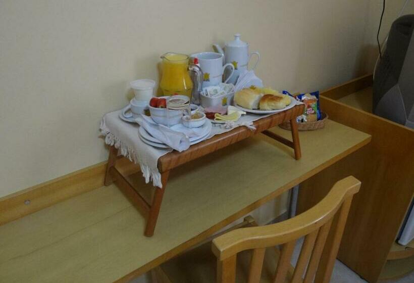 标准三人间, Villa De Minas