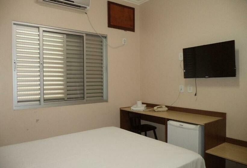 غرفة قياسية, Villa Verde