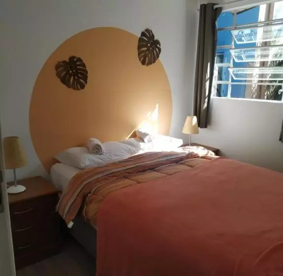 اتاق استاندارد با سرویس بهداشتی مشترک, Social Hostel Café E Bar