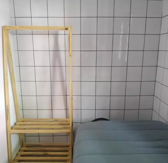 اتاق استاندارد یک تخته با سرویس بهداشتی مشترک, Social Hostel Café E Bar