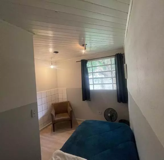 اتاق استاندارد یک تخته با سرویس بهداشتی مشترک, Social Hostel Café E Bar
