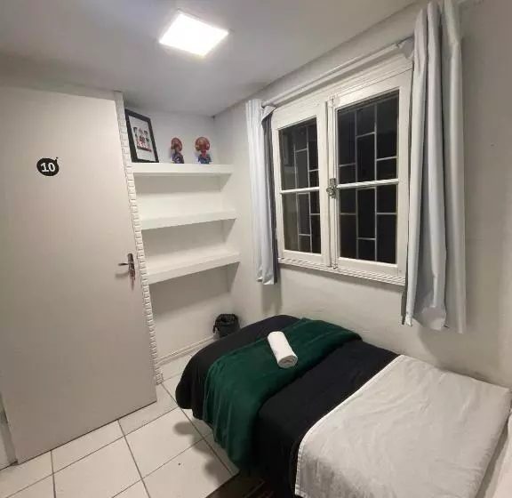 اتاق استاندارد یک تخته با سرویس بهداشتی مشترک, Social Hostel Café E Bar