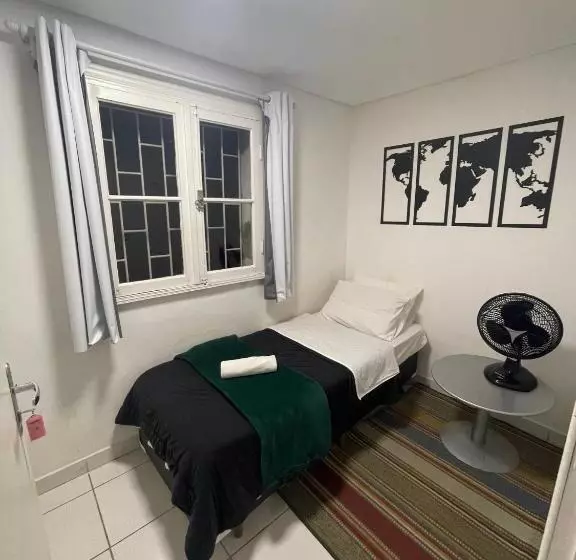 اتاق استاندارد یک تخته با سرویس بهداشتی مشترک, Social Hostel Café E Bar