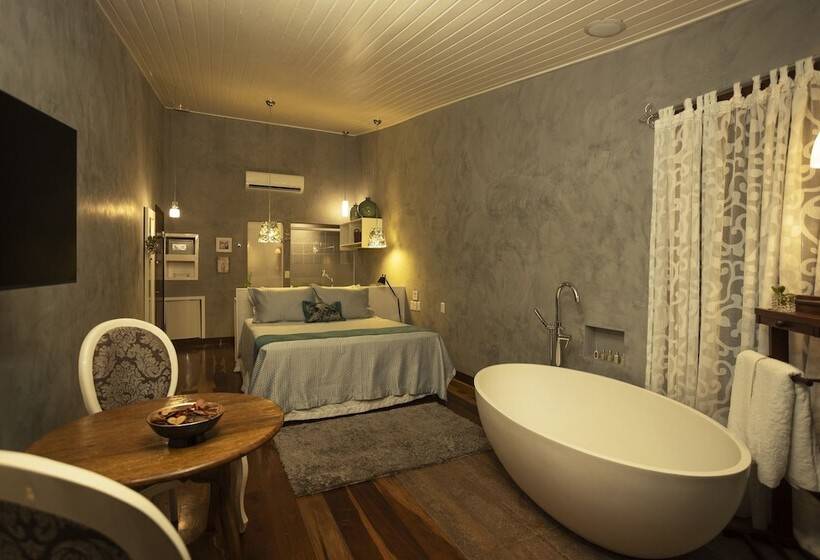 سوییت جونیور, Boutique Hotel Marlin S