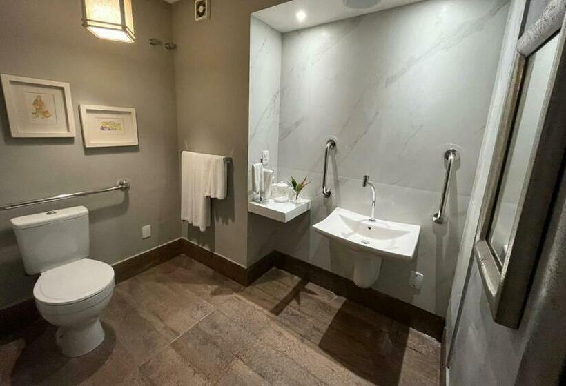 سوییت لوکس, Boutique Hotel Marlin S