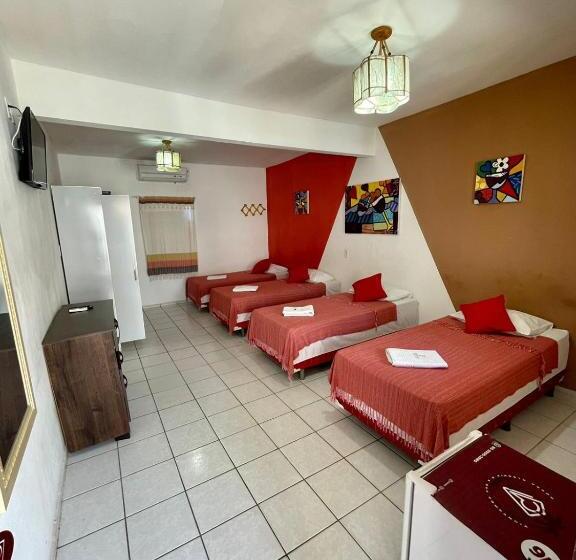 غرفة قياسية رباعية, Pousada Pepone