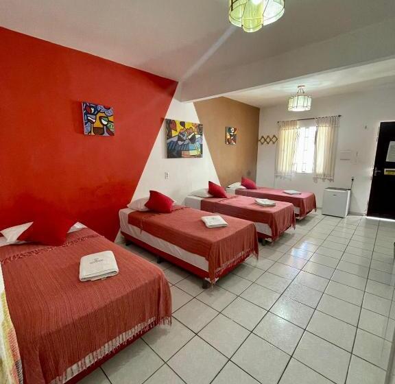 غرفة قياسية رباعية, Pousada Pepone