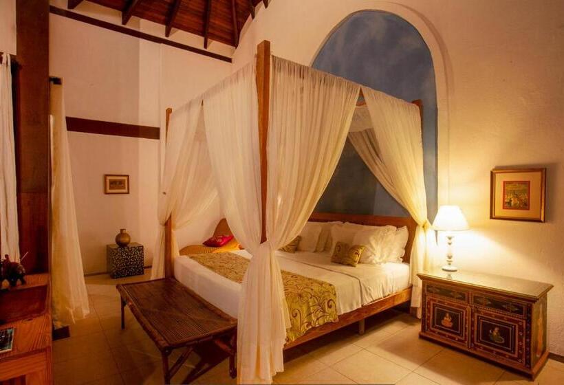 スタンダードバンガロー, Zorah Beach