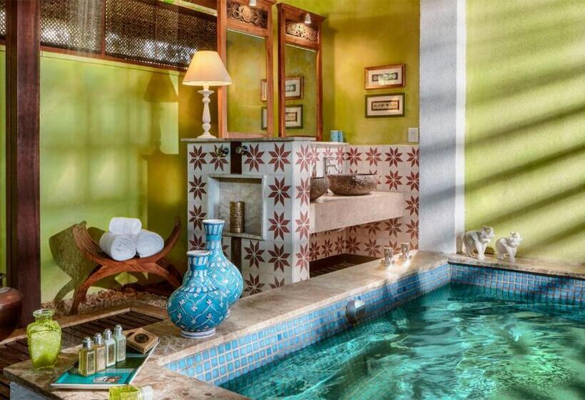 プレミアム バンガロー, Zorah Beach