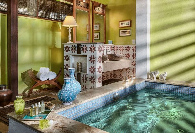 プレミアム バンガロー, Zorah Beach