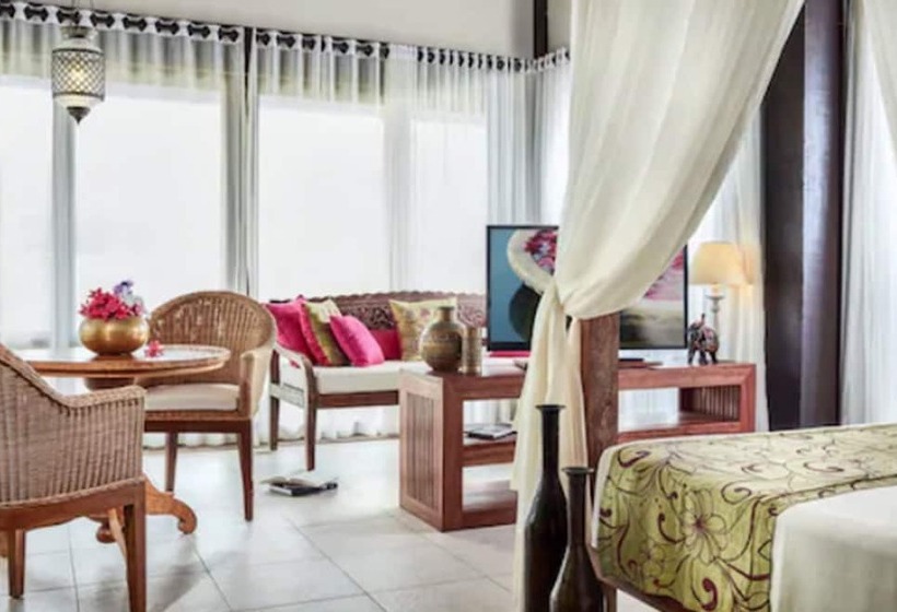 プレミアム バンガロー, Zorah Beach