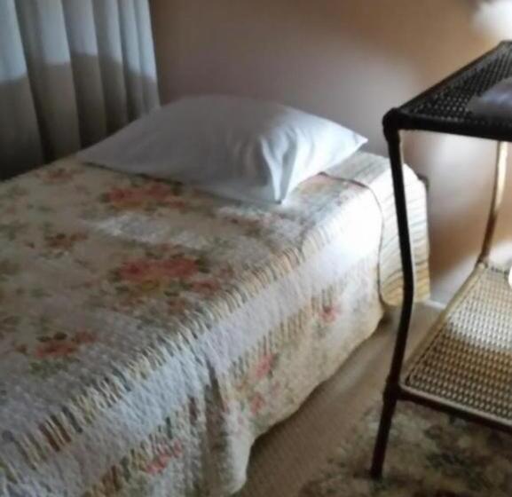 Bed in Shared Room with Shared Bathroom, Kzazendf Camaecafé Asasul