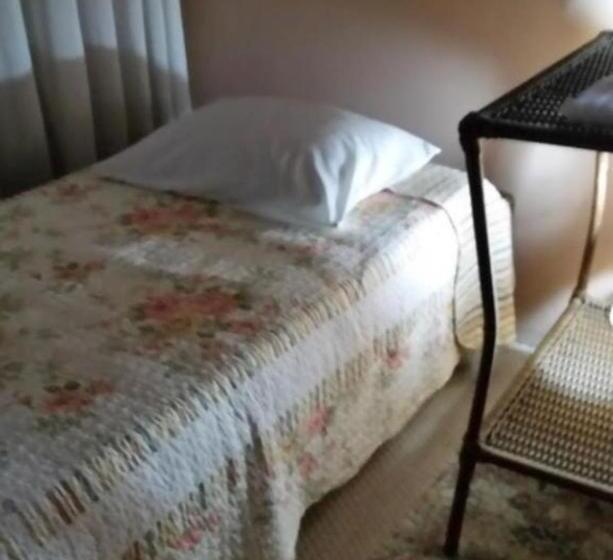 Bed in Shared Room with Shared Bathroom, Kzazendf Camaecafé Asasul