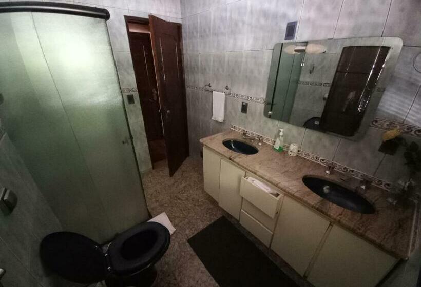 سوییت خانوادگی, Kzazendf Camaecafé Asasul