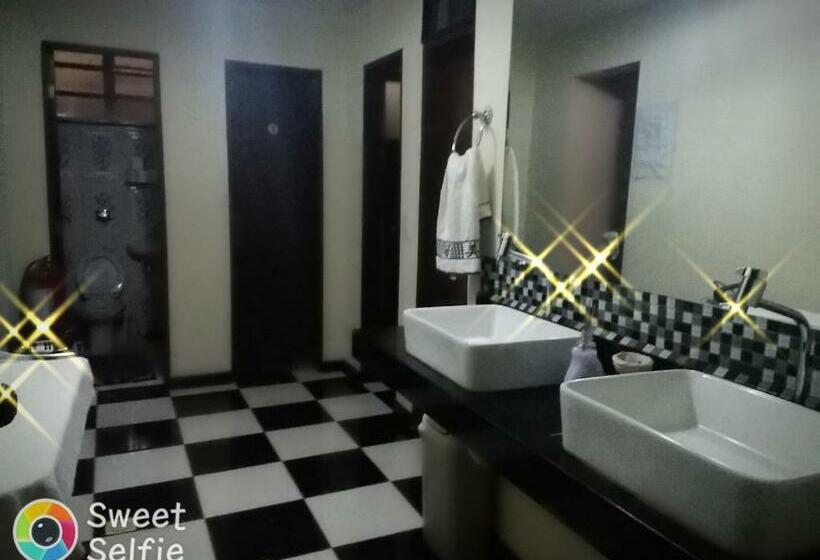 اتاق استاندارد یک نفره, Kzazendf Camaecafé Asasul